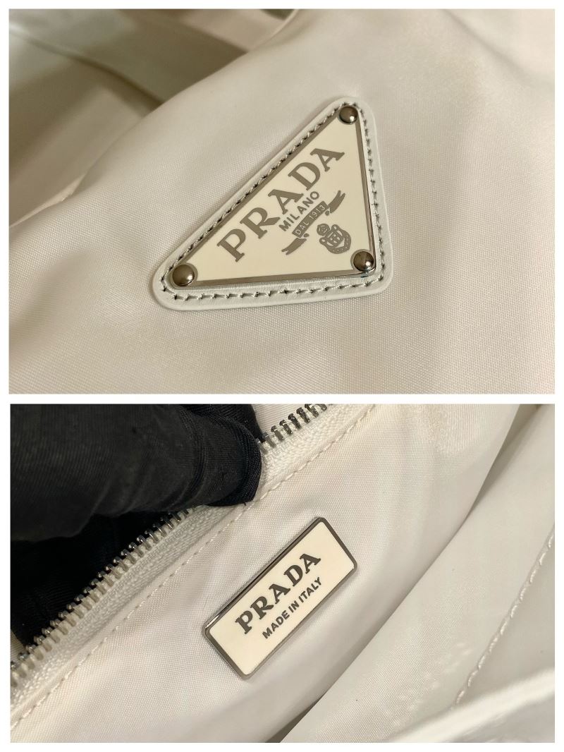Pra*a tote bags